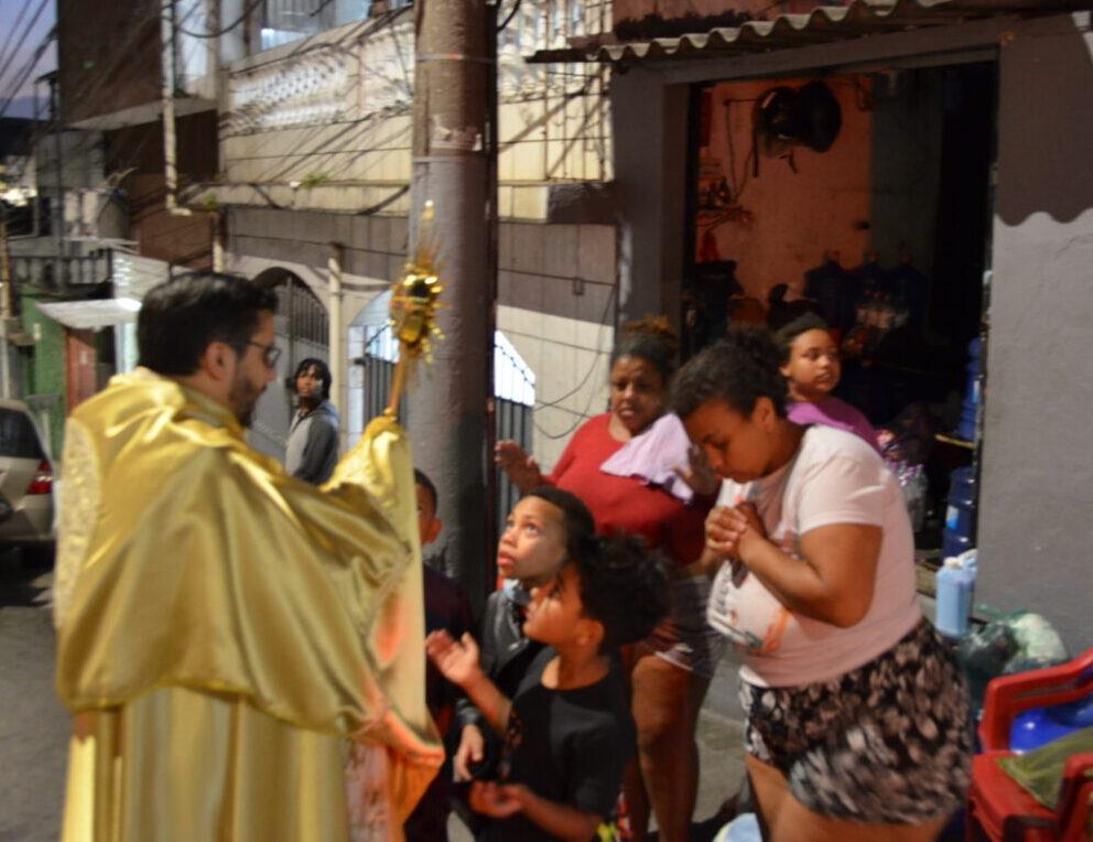 Cerco Eucarístico difunde a fé e a esperança na Paróquia Santa Ângela e São Serapião - Jornal O São Paulo