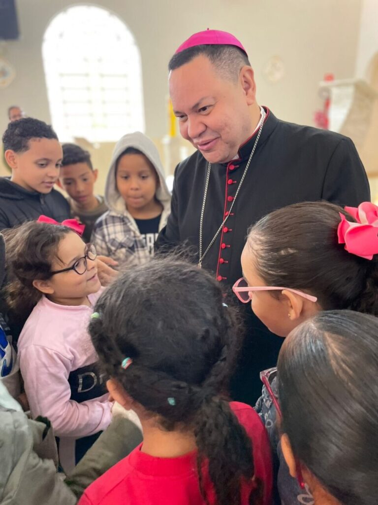 Em visita pastoral à Paróquia São Miguel Arcanjo, Dom Cícero anima os fiéis na fé - Jornal O São Paulo