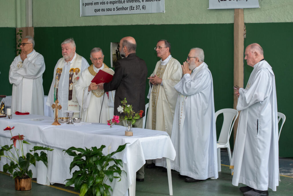 Em missa em SP, Dom João Carlos Petrini celebra jubileu de ouro sacerdotal - Jornal O São Paulo