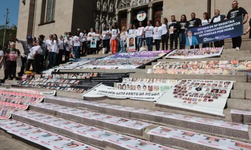 Ato em SP lança movimento de famílias em busca de desaparecidos - Jornal O São Paulo