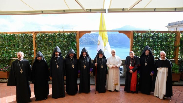 Leão XIV recebe em audiência Karekin II, líder da Igreja Apostólica Armênia - Jornal O São Paulo