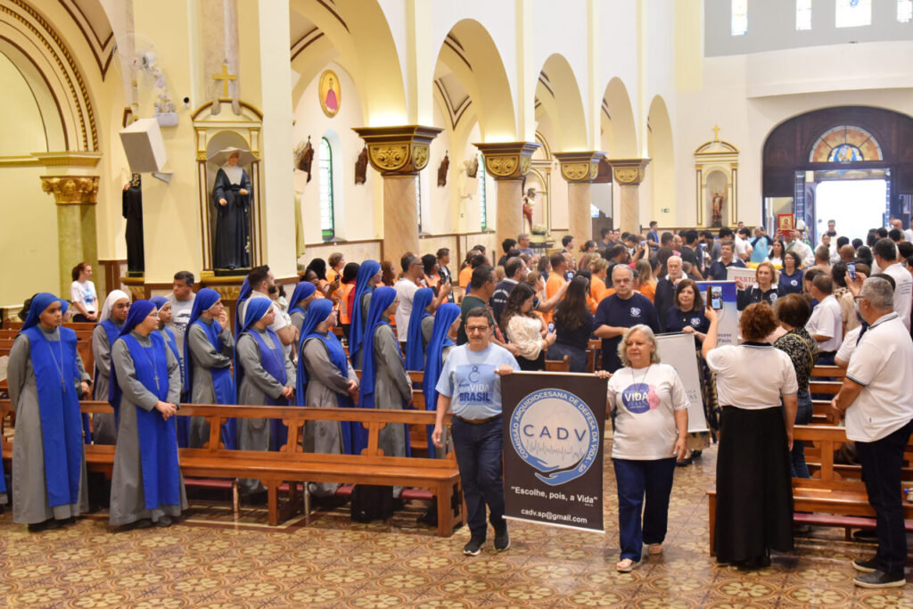 Peregrinos de esperança marcham pela vida na zona Norte da capital - Jornal O São Paulo