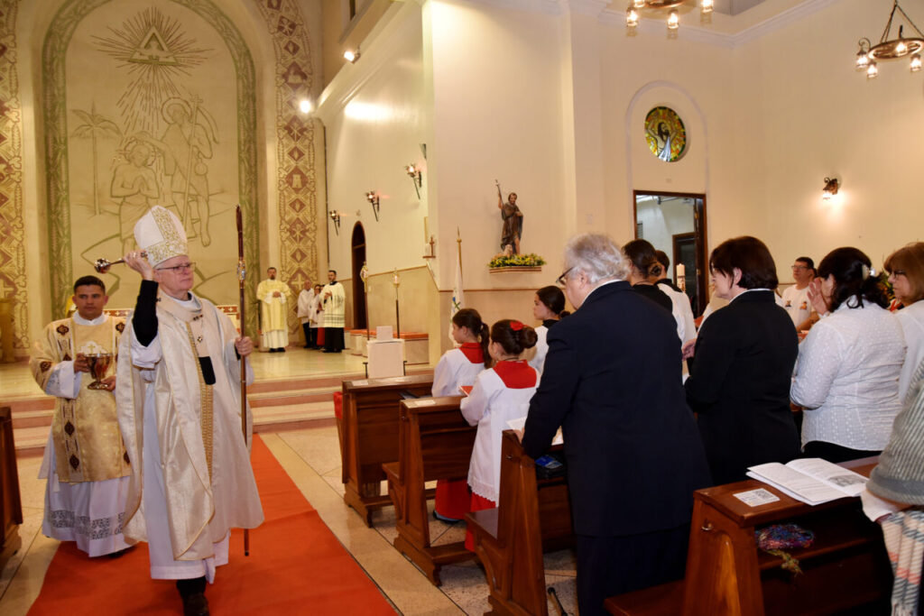 Na Vila Ipojuca, Dom Odilo dedica a igreja e consagra o altar da Paróquia São João Batista - Jornal O São Paulo