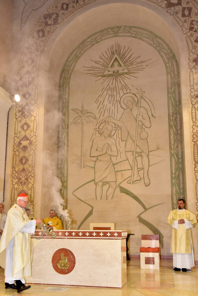 Na Vila Ipojuca, Dom Odilo dedica a igreja e consagra o altar da Paróquia São João Batista - Jornal O São Paulo