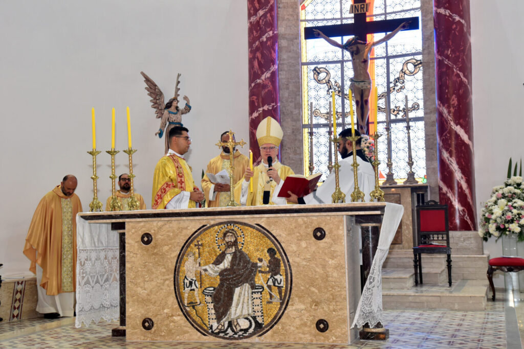 Cardeal Scherer dedica a igreja e consagra o altar da Paróquia Nossa Senhora dos Remédios  - Jornal O São Paulo