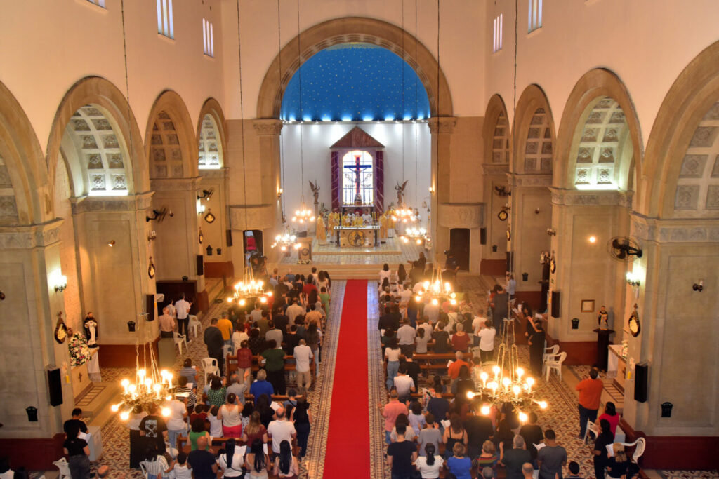 Cardeal Scherer dedica a igreja e consagra o altar da Paróquia Nossa Senhora dos Remédios  - Jornal O São Paulo