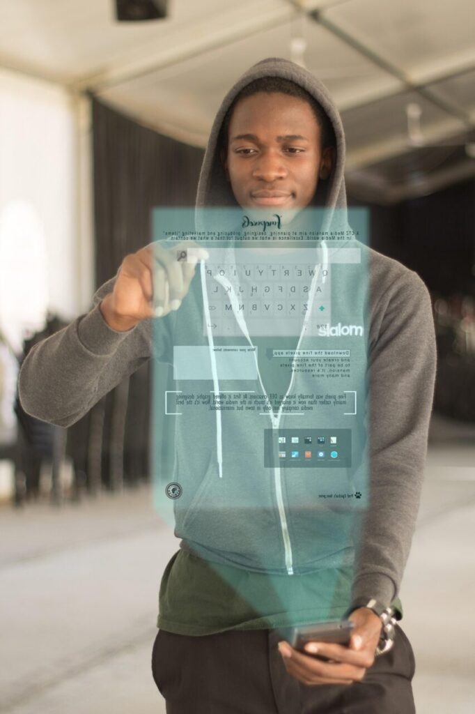 Solidão conectada: quando a melhor amizade do jovem é a IA, algo não está bem - Jornal O São Paulo