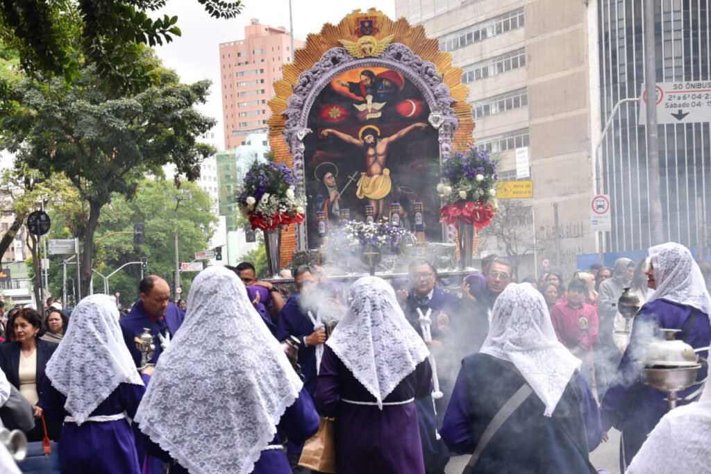 Festa do ‘Señor de los Milagros’: peruanos mostram que não há fronteiras para o amor a Cristo - Jornal O São Paulo