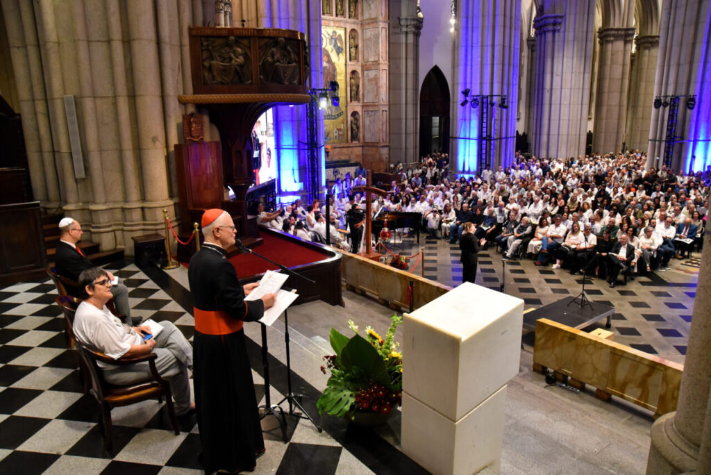 Ato inter-religioso recorda os 50 anos da morte de Vladimir Herzog - Jornal O São Paulo