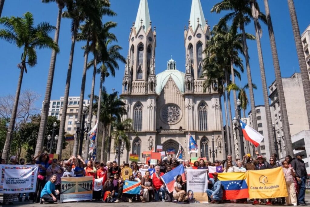 Missionários de esperança, migrantes peregrinam à Catedral da Sé - Jornal O São Paulo