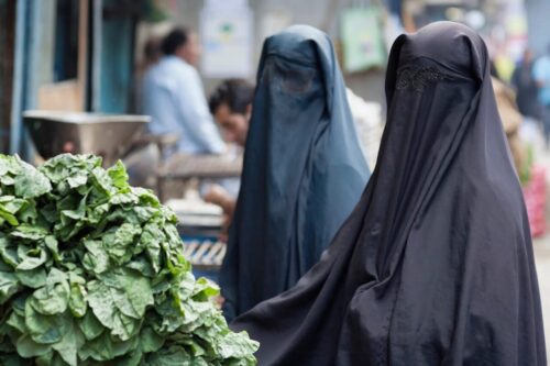 Portugal aprova projeto para proibir uso de burca em espaços públicos - Jornal O São Paulo