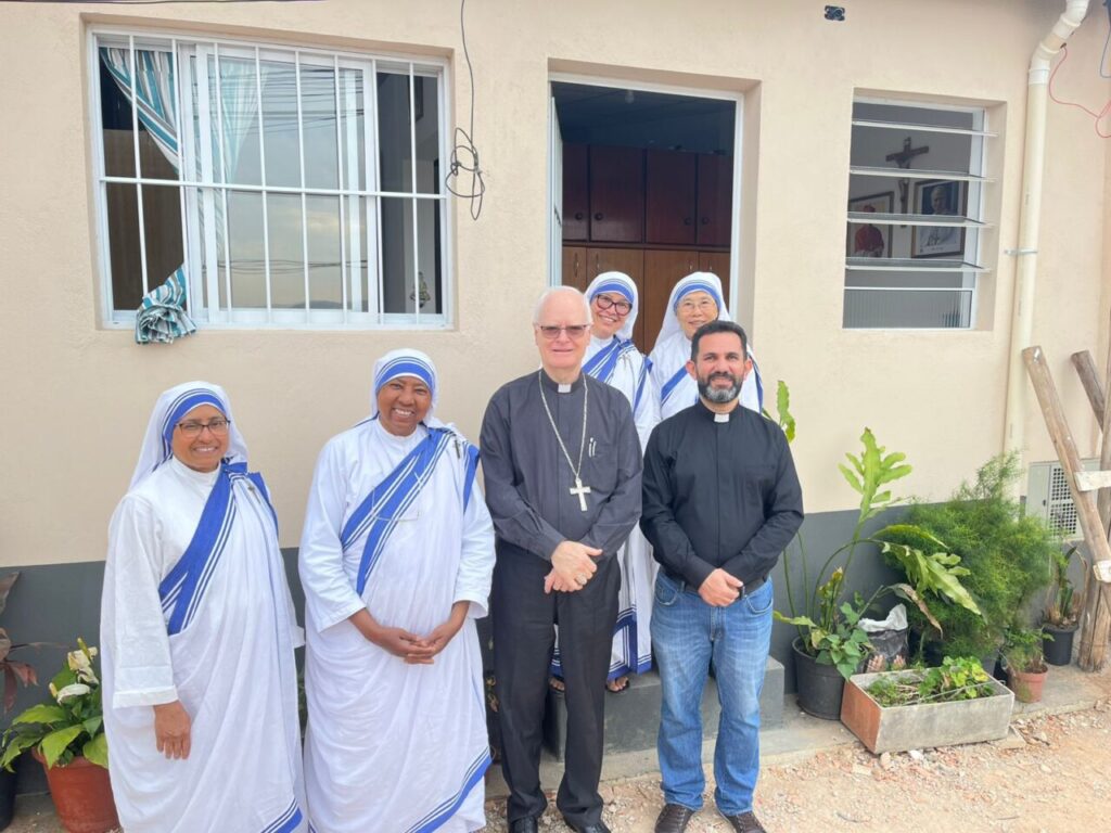 Dom Odilo abençoa a nova casa da Congregação das Missionárias da Caridade - Jornal O São Paulo