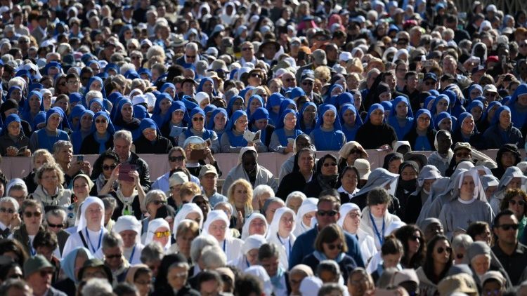 Leão XVI lembra aos consagrados que podem ‘espalhar pelo mundo o oxigênio de amar’ - Jornal O São Paulo