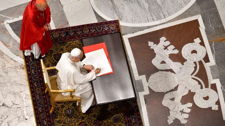 Papa aos universitários: saciar a fome de verdade e de sentido é uma tarefa necessária - Jornal O São Paulo