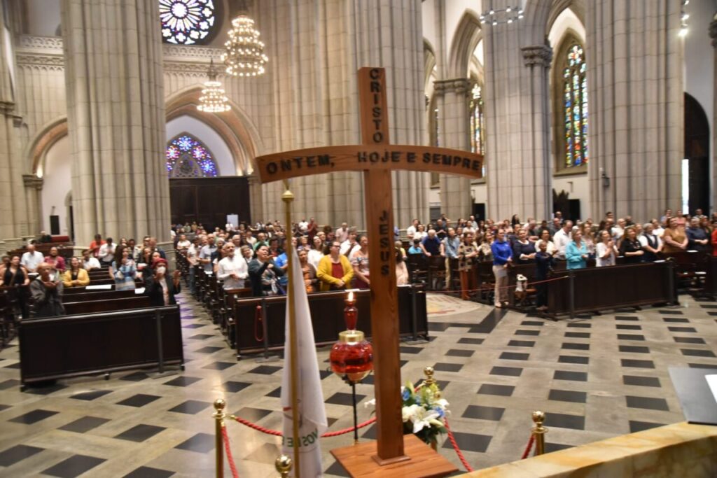Animado pela esperança cristã, o professor é ‘mestre e modelo’ aos estudantes - Jornal O São Paulo
