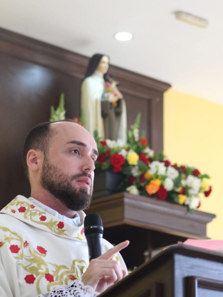 Padre Vinícius Soares: temos de aprender com Santa Teresinha a viver ‘pequena via’ - Jornal O São Paulo