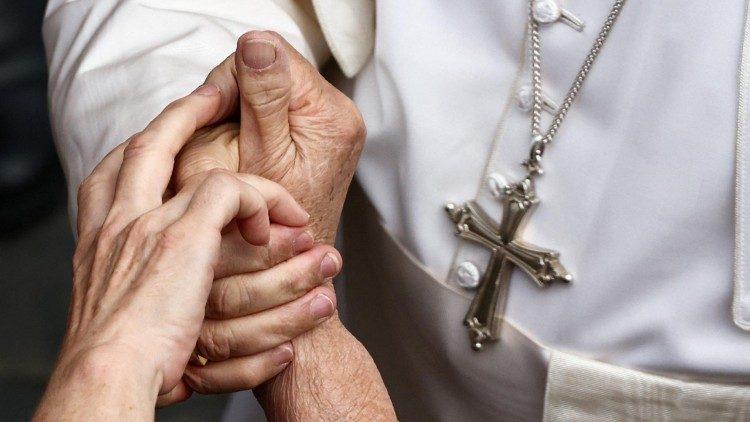 Leão XIV na ‘Dilexi te’: não se pode separar a fé do amor aos pobres - Jornal O São Paulo