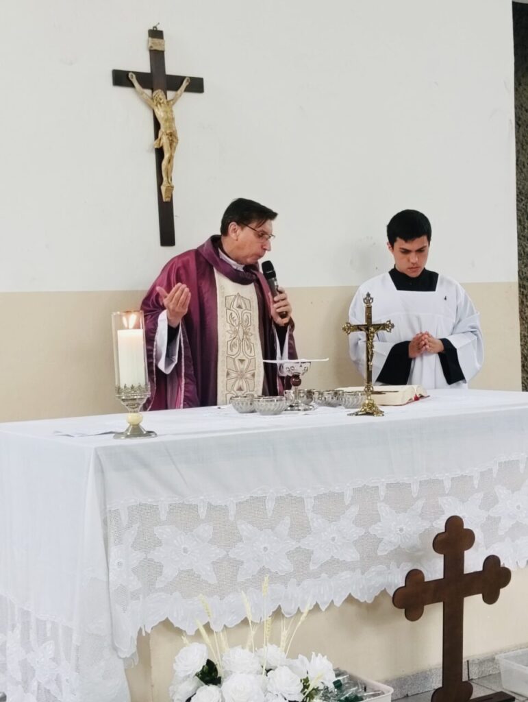 Brasilândia: em missas em cemitérios, católicos anunciam a esperança na vida eterna - Jornal O São Paulo