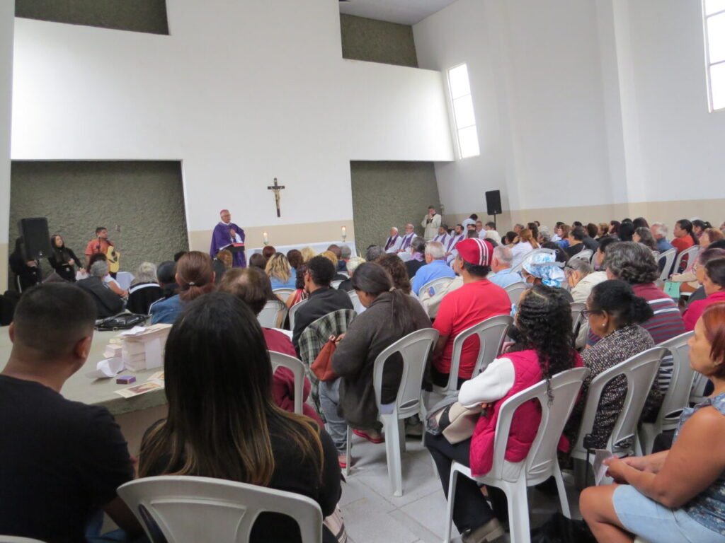 Brasilândia: em missas em cemitérios, católicos anunciam a esperança na vida eterna - Jornal O São Paulo