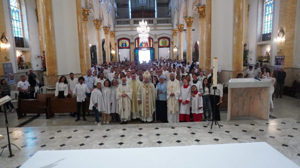 ‘O santo é um pecador arrependido e perdoado’, diz Dom Cícero em Crisma da Missão Belém - Jornal O São Paulo