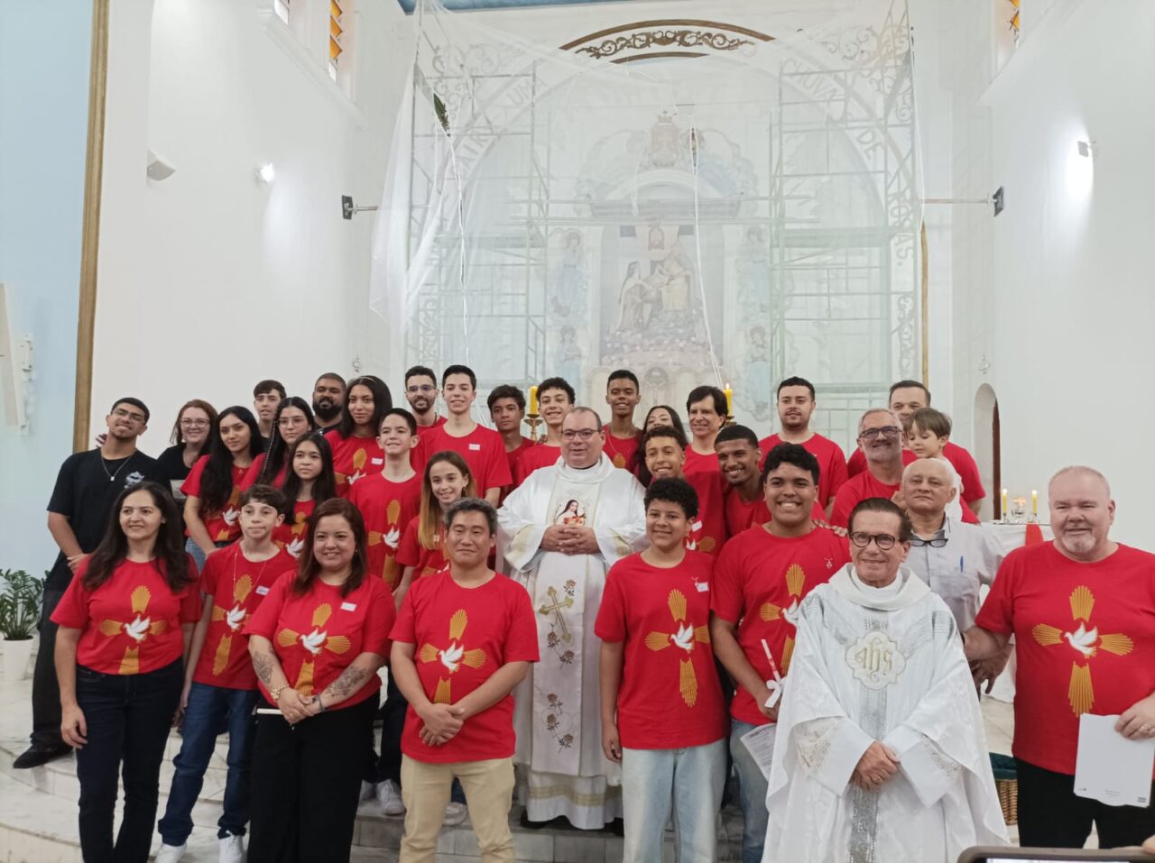 48 jovens e adultos são crismados em paróquias da Região Ipiranga - Jornal O São Paulo