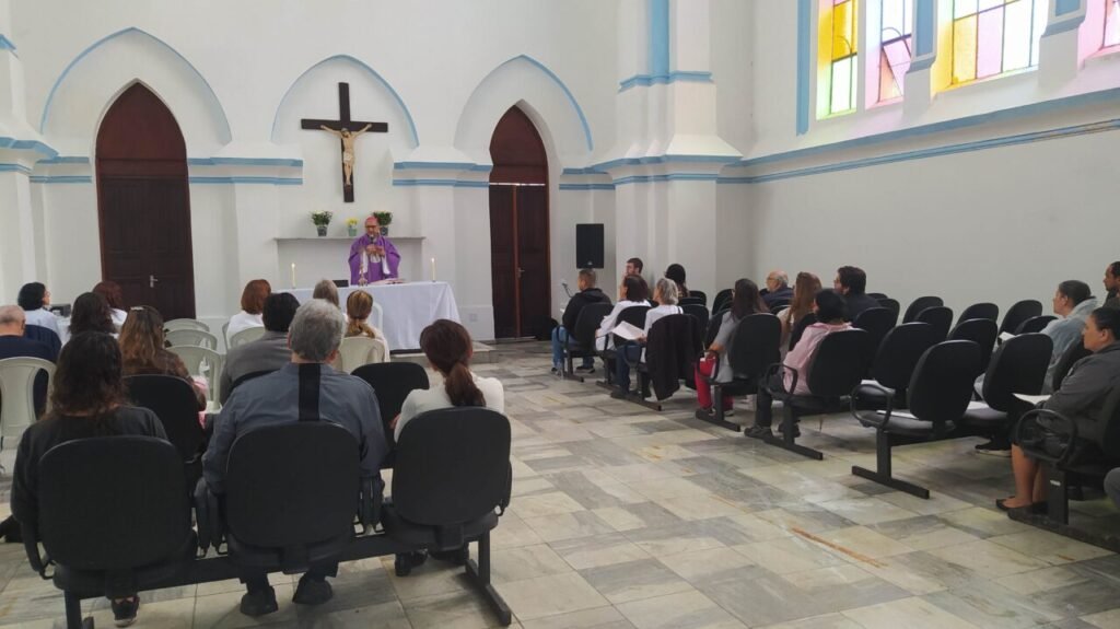 Sé: Dom Rogério e padres presidem missas em cemitérios no ‘Dia de Finados’ - Jornal O São Paulo