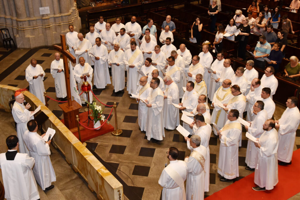Animados na esperança, diáconos peregrinam à Catedral da Sé no Ano Jubilar - Jornal O São Paulo