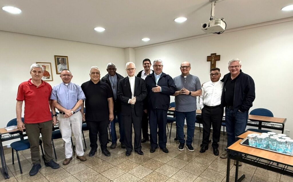 39 adultos e jovens são crismados em paróquias da Região Santana - Jornal O São Paulo