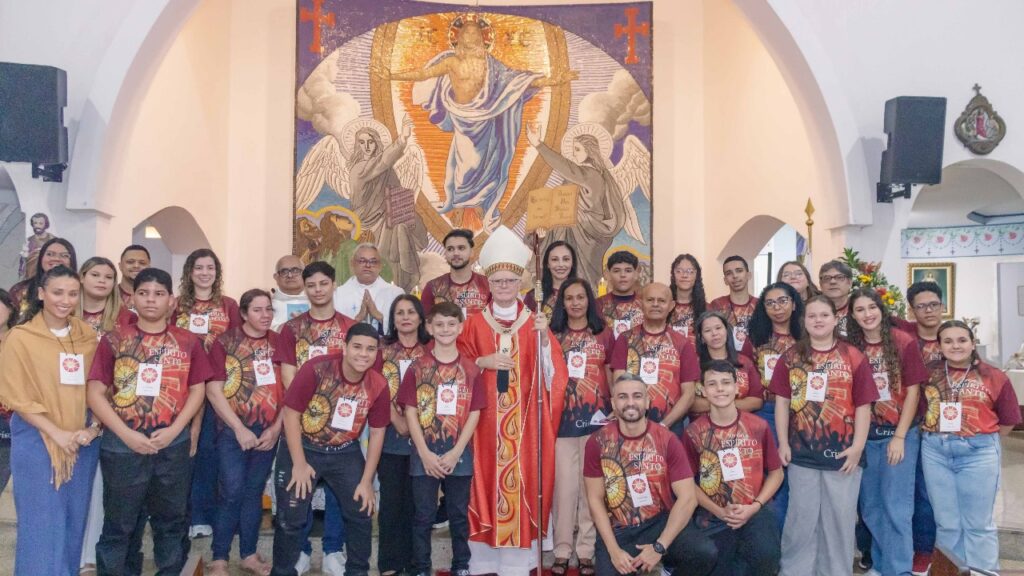 39 adultos e jovens são crismados em paróquias da Região Santana - Jornal O São Paulo