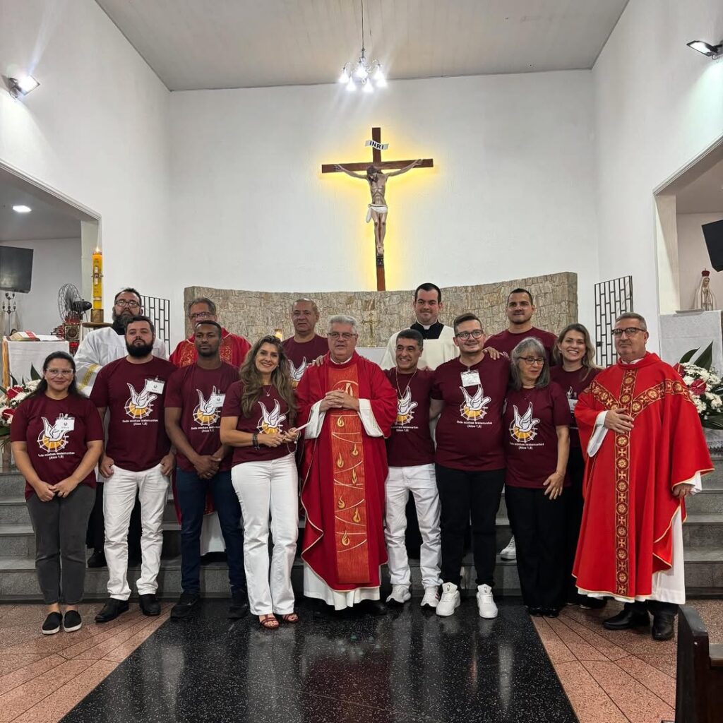 39 adultos e jovens são crismados em paróquias da Região Santana - Jornal O São Paulo