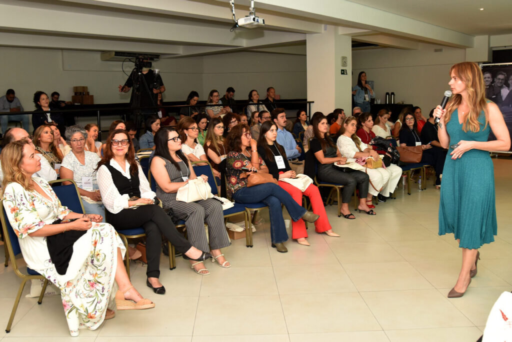 Congresso sobre medicina natural destaca a santa pioneira em saúde integral - Jornal O São Paulo