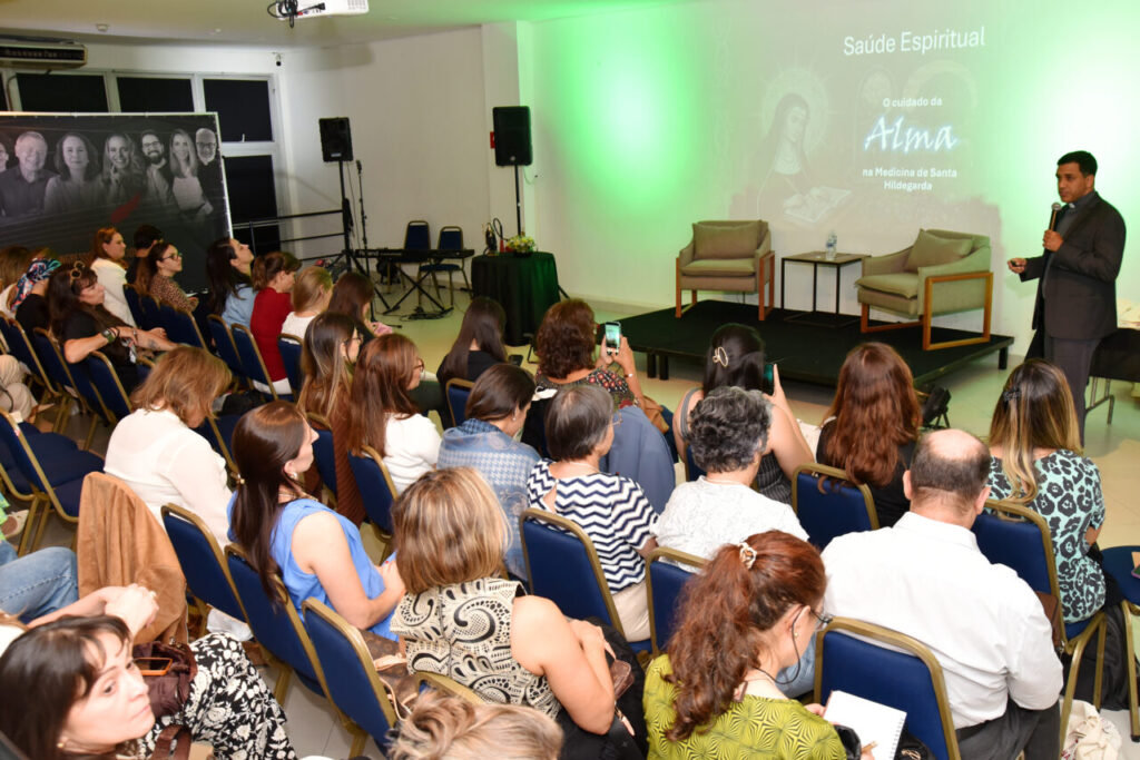 Congresso sobre medicina natural destaca a santa pioneira em saúde integral - Jornal O São Paulo