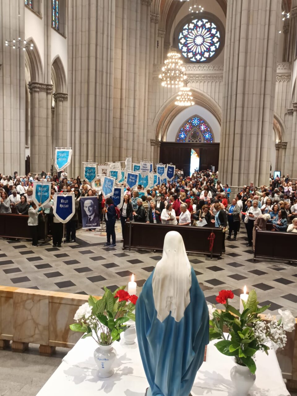 Membros da Legião de Maria fazem peregrinação jubilar à Catedral da Sé - Jornal O São Paulo