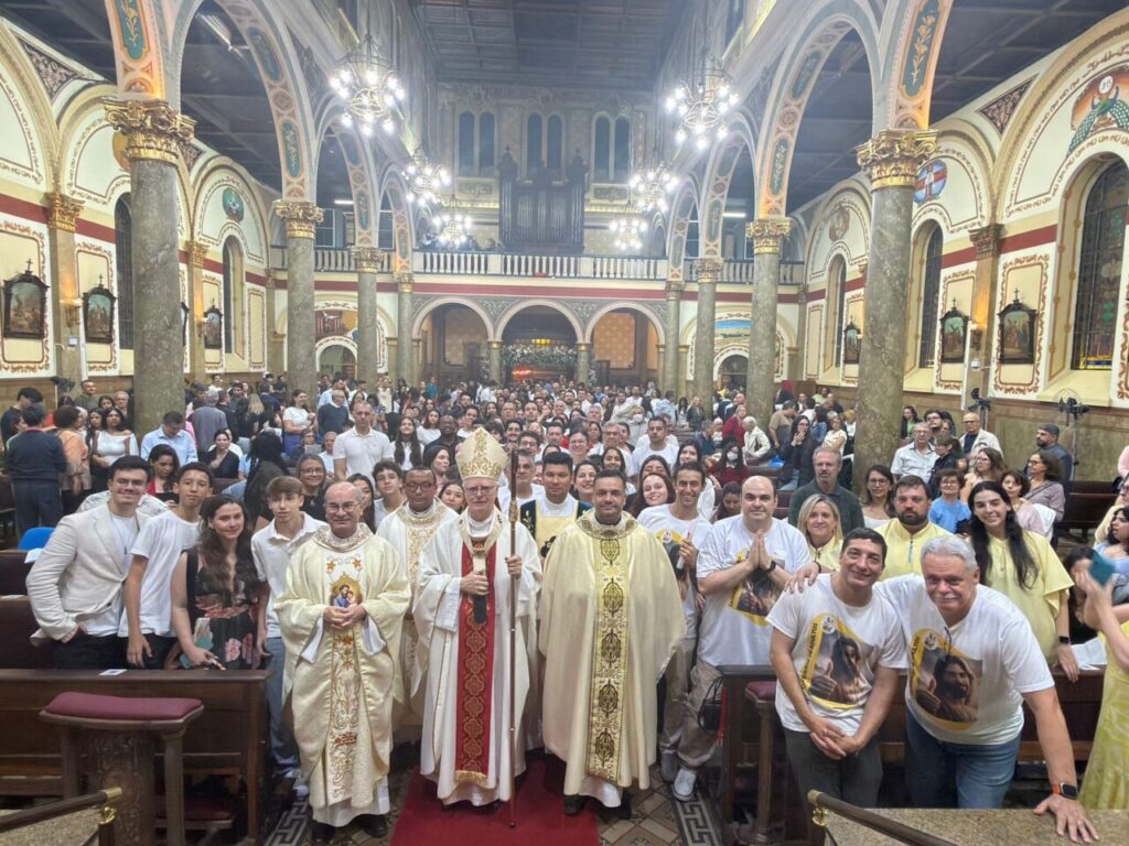 Fiéis da Paróquia Nossa Senhora da Saúde encerram peregrinações a igrejas jubilares - Jornal O São Paulo