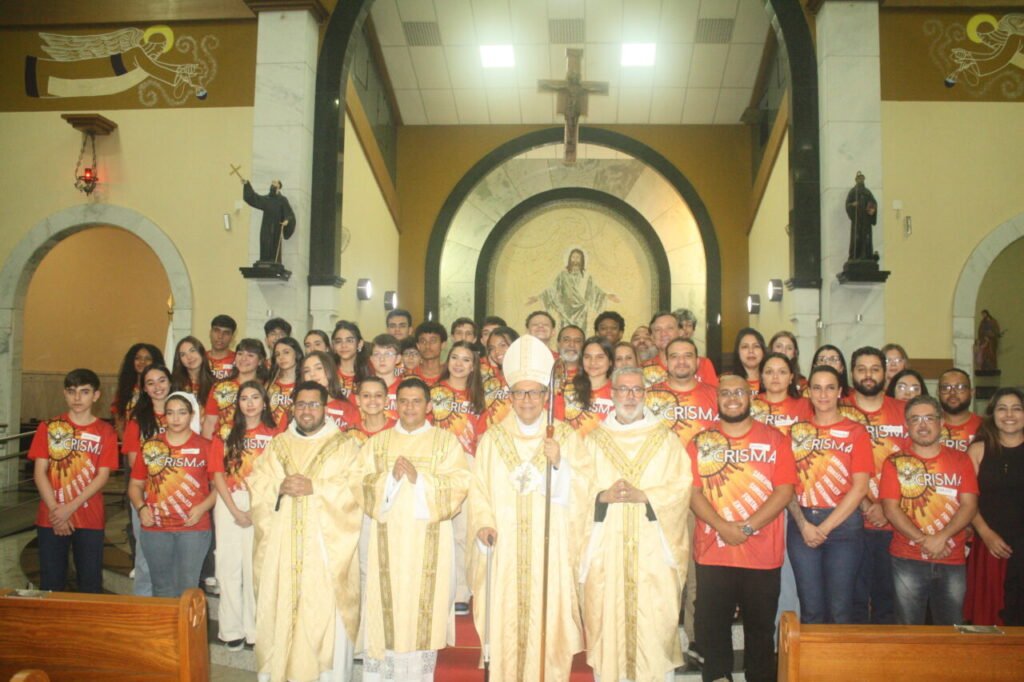 Dom Edilson preside missas com Crismas em 4 paróquias da Região Lapa - Jornal O São Paulo