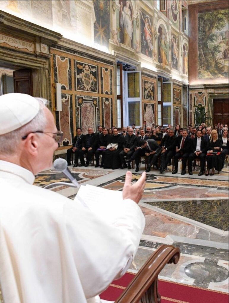 Papa exorta estudantes e educadores a formar ‘constelações educativas’ que orientem o futuro - Jornal O São Paulo
