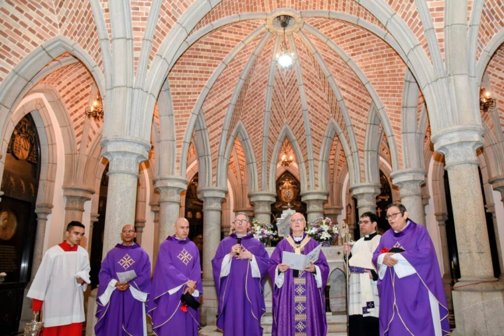 Na Catedral da Sé, Cardeal Scherer preside missa em sufrágio dos bispos, padres e leigos consagrados falecidos - Jornal O São Paulo