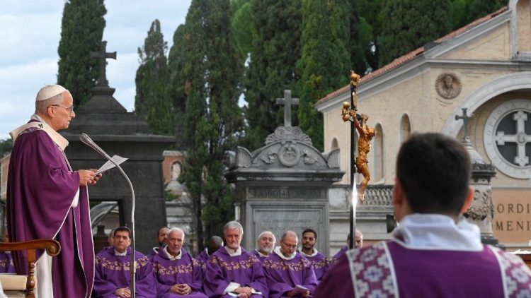 Papa Leão XIV celebra a esperança pascal dos fiéis defuntos - Jornal O São Paulo