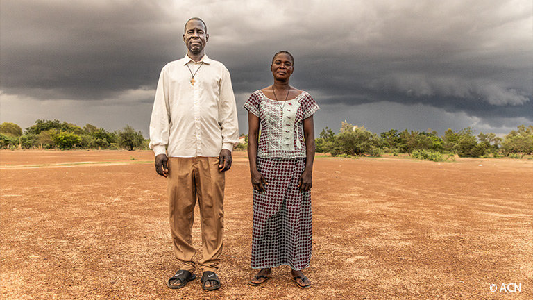 Cristãos perseguidos na África dão testemunho de uma fé inabalável - Jornal O São Paulo