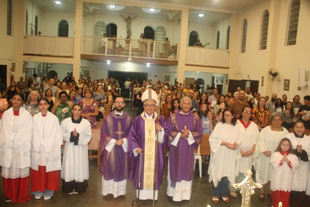 Lapa: Dom Edilson preside missas com Crismas e Jubileu de prata paroquial - Jornal O São Paulo