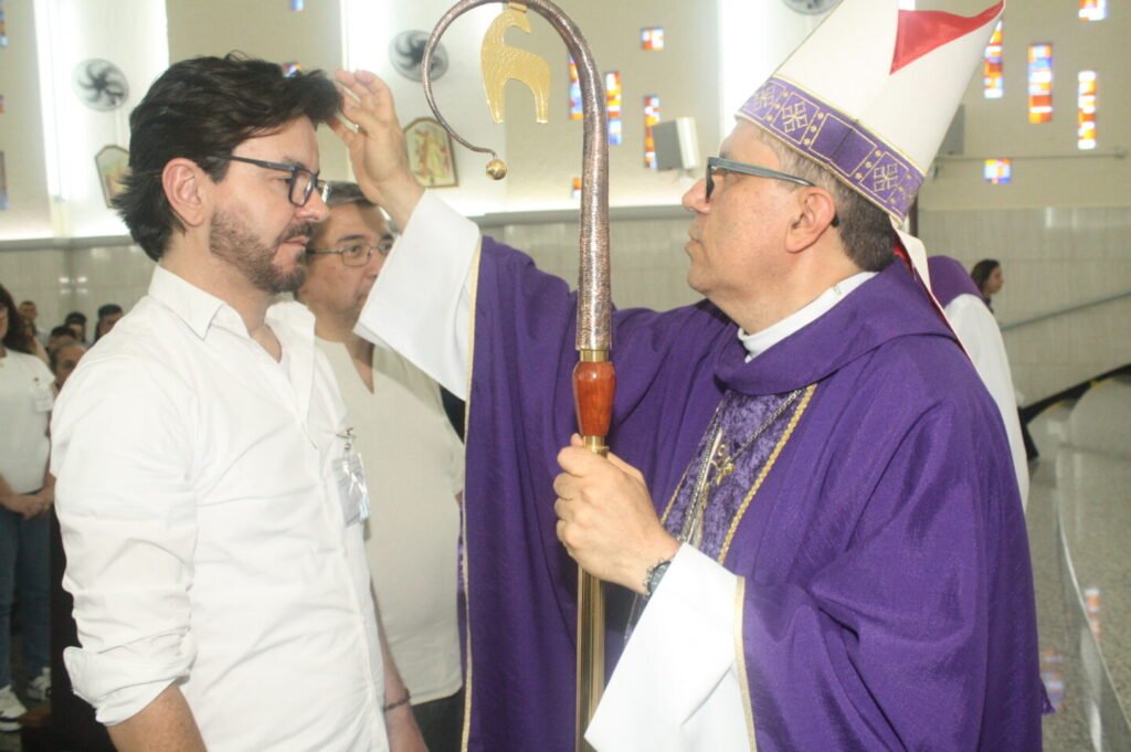 Lapa: Dom Edilson preside missas com Crismas e Jubileu de prata paroquial - Jornal O São Paulo