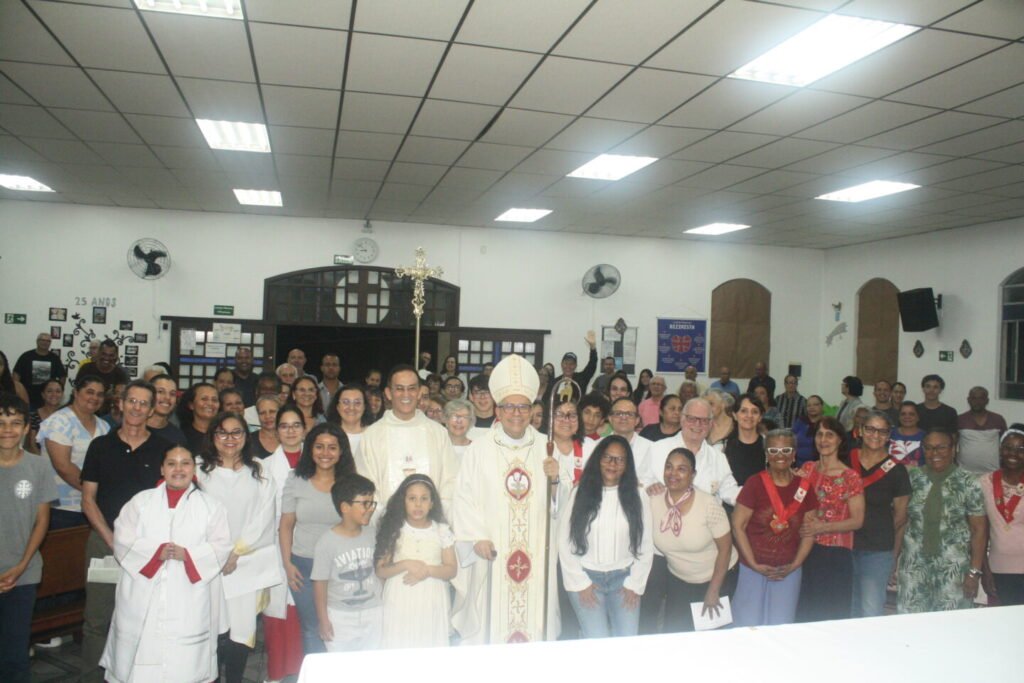 Lapa: Dom Edilson preside missas com Crismas e Jubileu de prata paroquial - Jornal O São Paulo