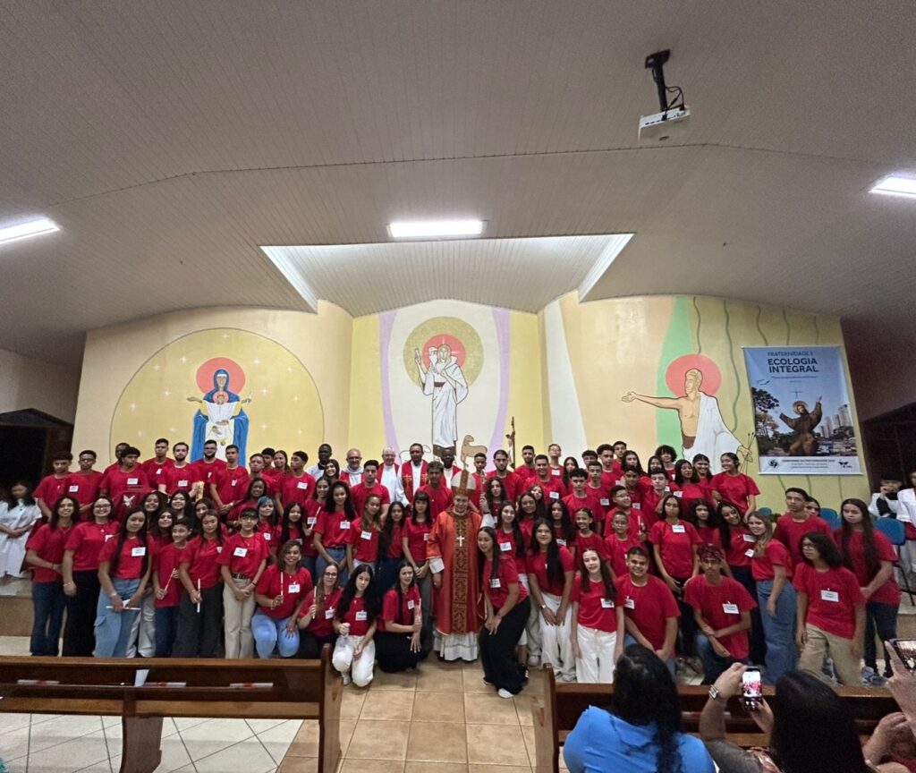 Dom Cícero crisma 168 jovens em 4 paróquias da Região Belém - Jornal O São Paulo