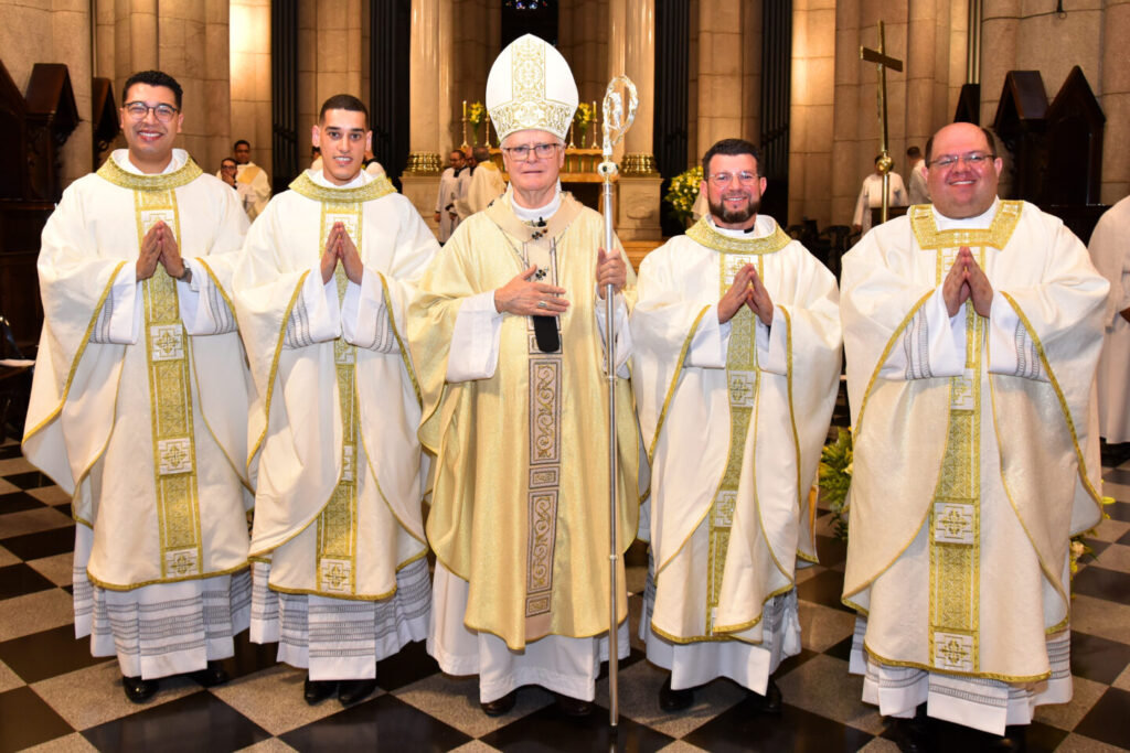 Cardeal Scherer ordena quatro novos padres para a Arquidiocese de São Paulo