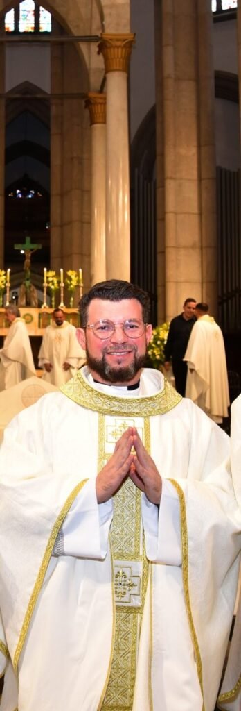 Cardeal Scherer ordena quatro novos padres para a Arquidiocese de São Paulo