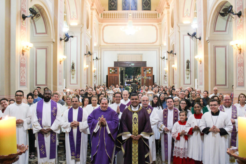 Dom Carlos Silva preside jubileu de ouro sacerdotal do Padre Bragheto e missas com Crismas - Jornal O São Paulo