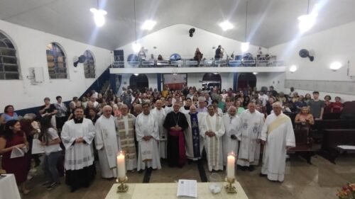 Dom Carlos Silva preside jubileu de ouro sacerdotal do Padre Bragheto e missas com Crismas - Jornal O São Paulo