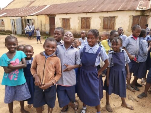 Reféns do maior sequestro escolar na Nigéria são libertados - Jornal O São Paulo