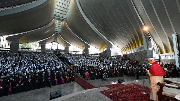 ‘Vocês são construtores de esperança e caridade’, diz Papa à comunidade católica no Líbano - Jornal O São Paulo