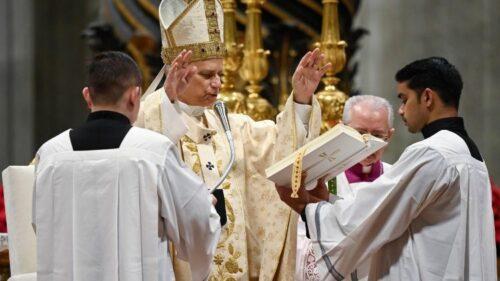 Papa na Missa de Natal: estamos a serviço de uma presença que suscita o bem - Jornal O São Paulo